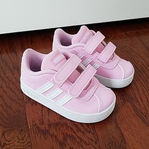 Adidas Court 2 kids sneaker size 5